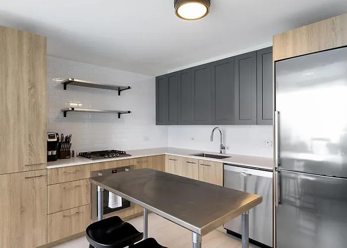 Landing Modern With Amazing Amenities * Chicago